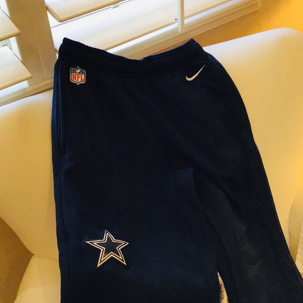 Boy Nike  excellent workout pants